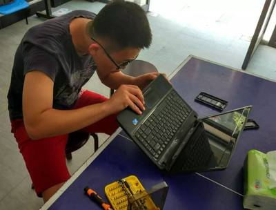 網絡安全進社區，志愿服務暖人心——記浙商大白帽子聯盟服務山水苑社區計算機網絡信息咨詢活動